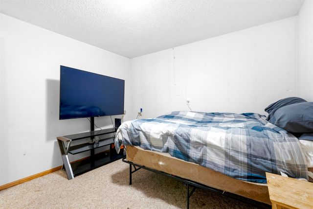 1204 6th Street NE, Minot, ND 58703