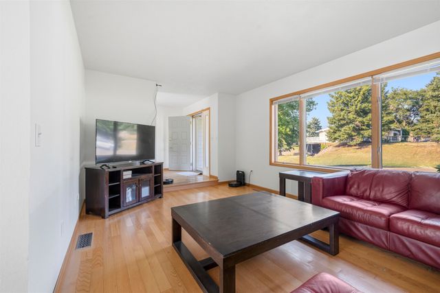 1204 6th Street NE, Minot, ND 58703