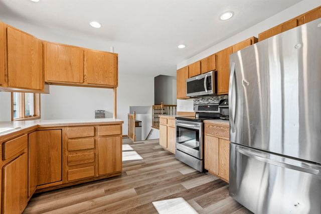 1204 6th Street NE, Minot, ND 58703