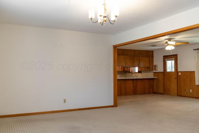 1315 S Canadian Street, Wheeler, TX 79096