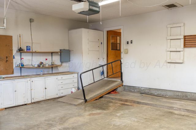 1315 S Canadian Street, Wheeler, TX 79096