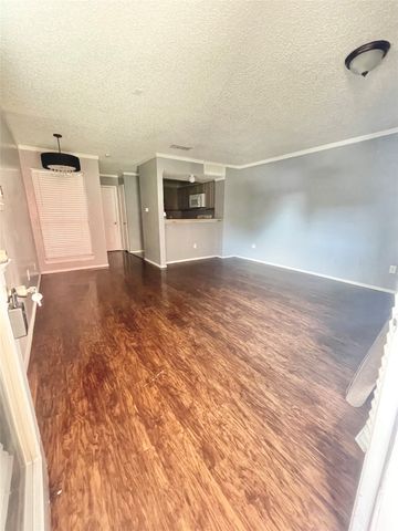 9829 Walnut Street O102, Dallas, TX 75243