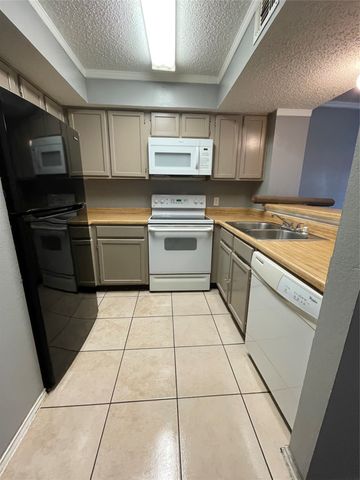 9829 Walnut Street O102, Dallas, TX 75243