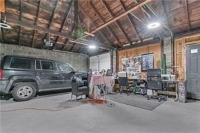215 Kenyon Ave, Pawtucket, RI 02861