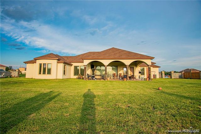 104 Loma Blanca Street, La Joya, TX 78560