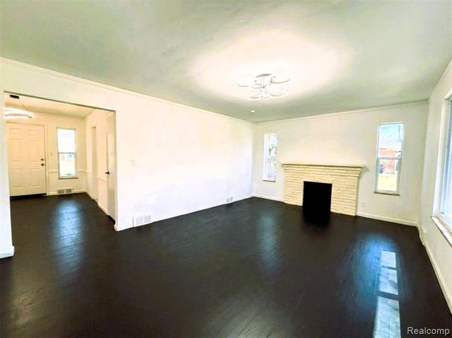 8573 E Outer Drive, Detroit, MI 48213