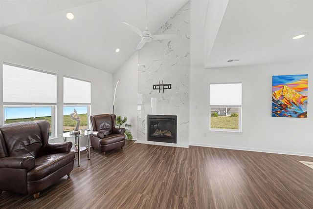 433 Dala Dr., Lindsborg, KS 67456