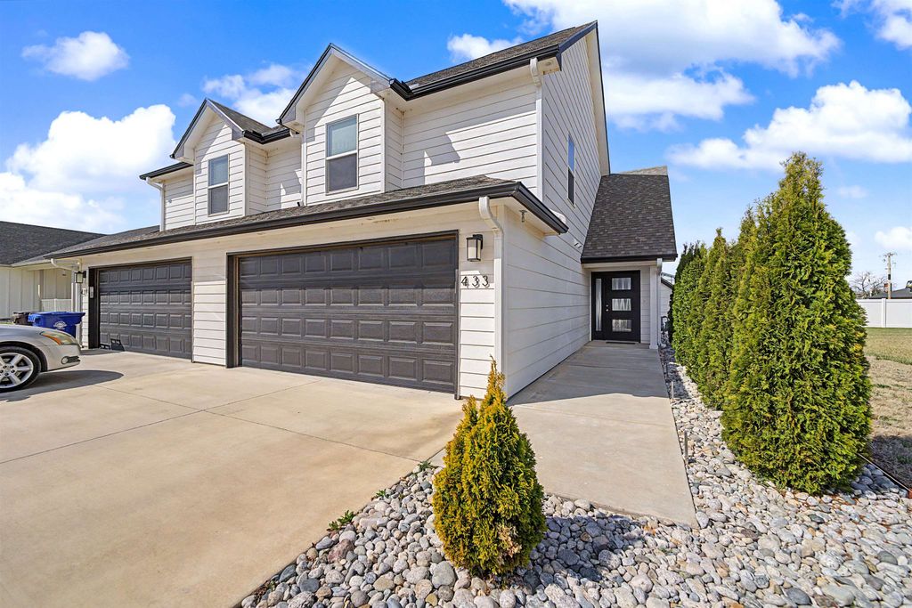 433 Dala Dr., Lindsborg, KS 67456