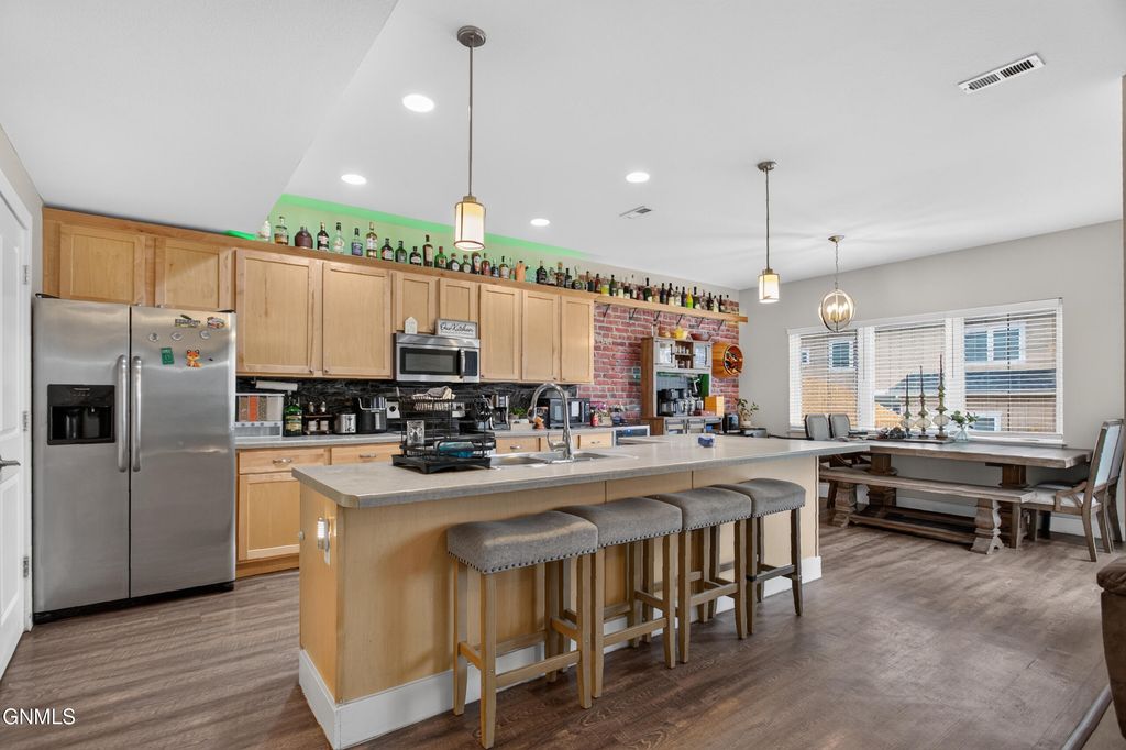 2803 28th Street W, Williston, ND 58801 photo 4