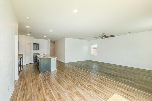 746 Wilshire Drive, Lavon, TX 75166