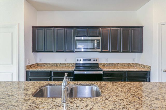 746 Wilshire Drive, Lavon, TX 75166