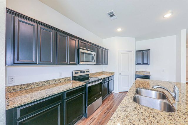 746 Wilshire Drive, Lavon, TX 75166