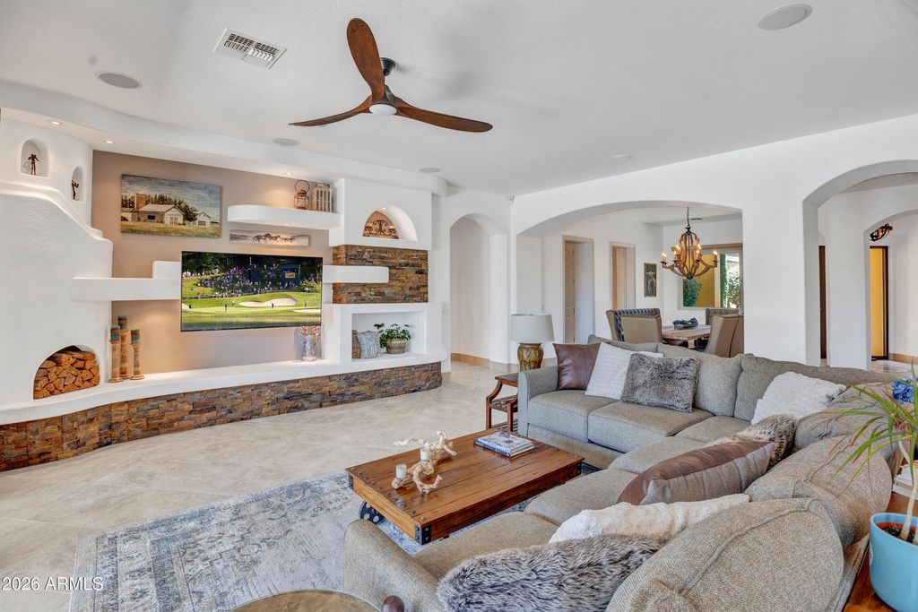 Image 10 of property listing at 5220 E BARWICK Drive, Cave Creek, AZ 85331
