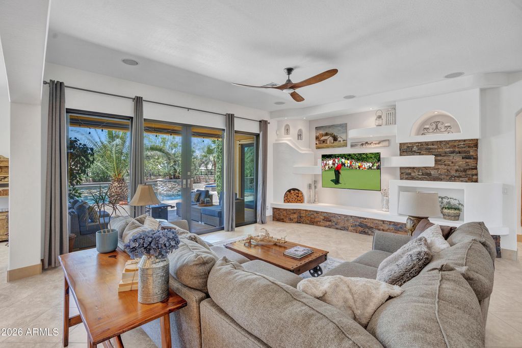 Image 7 of property listing at 5220 E BARWICK Drive, Cave Creek, AZ 85331