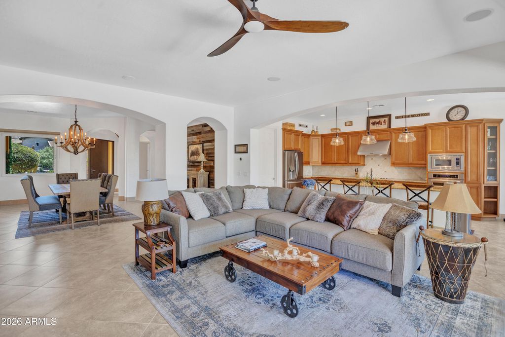 Image 9 of property listing at 5220 E BARWICK Drive, Cave Creek, AZ 85331