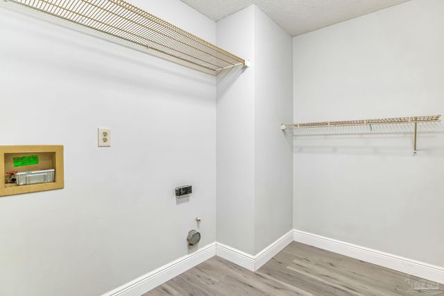 555 Seapine Cir, Pensacola, FL 32506