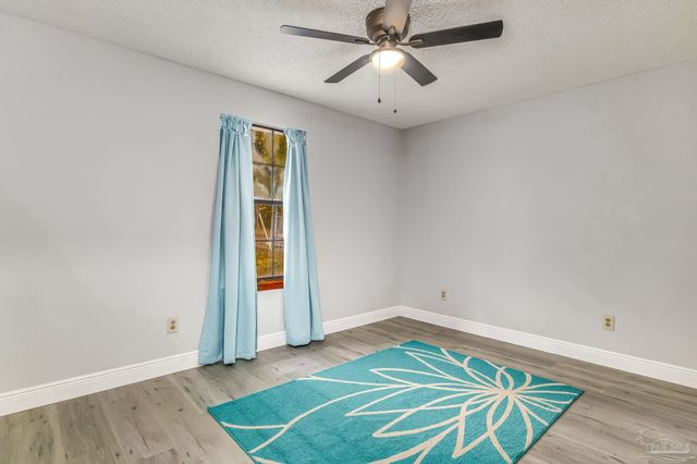 555 Seapine Cir, Pensacola, FL 32506