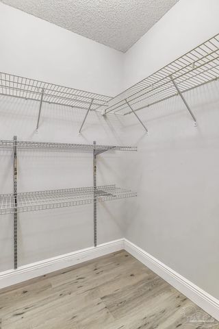 555 Seapine Cir, Pensacola, FL 32506