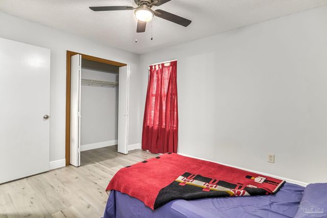 555 Seapine Cir, Pensacola, FL 32506