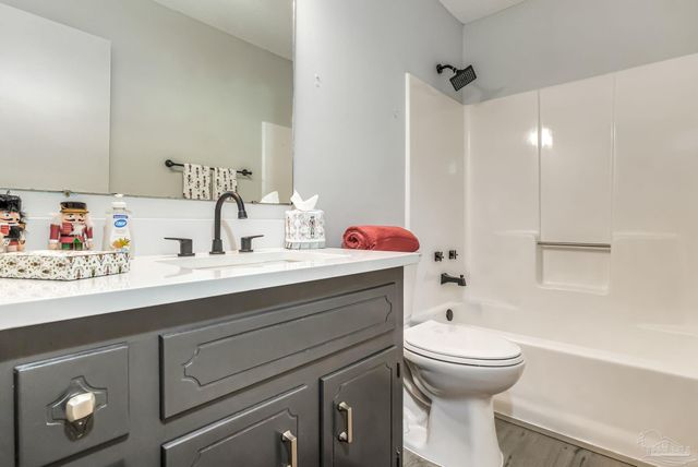 555 Seapine Cir, Pensacola, FL 32506