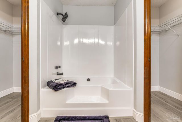 555 Seapine Cir, Pensacola, FL 32506