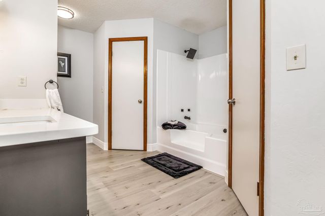 555 Seapine Cir, Pensacola, FL 32506