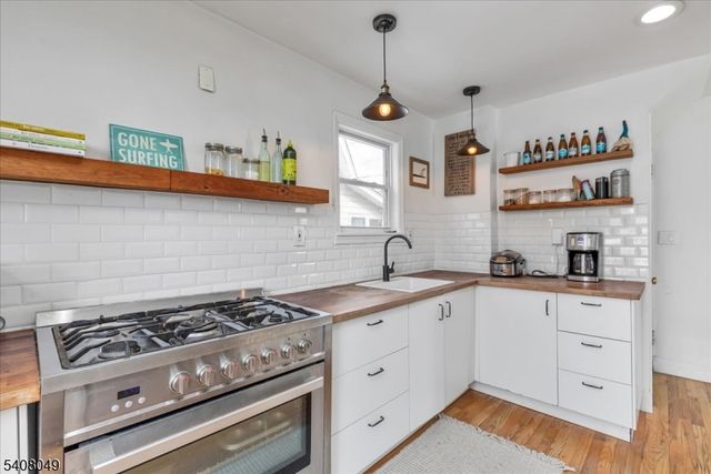 1044 Madison Hill Rd, Clark Twp., NJ 07066