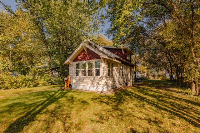1017 Hawthorne Street, Alexandria, MN 56308
