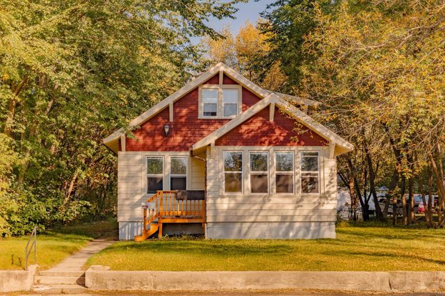 1017 Hawthorne Street, Alexandria, MN 56308