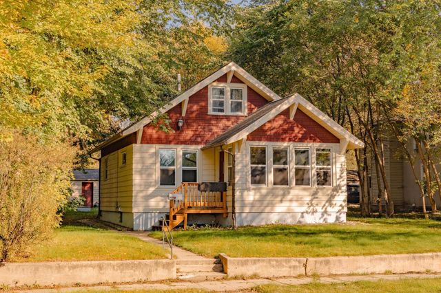 1017 Hawthorne Street, Alexandria, MN 56308