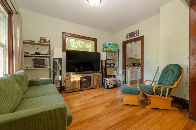 1017 Hawthorne Street, Alexandria, MN 56308