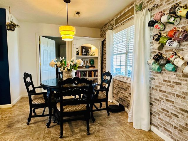 89 ALBERT ROBINSON RD, Selmer, TN 38375