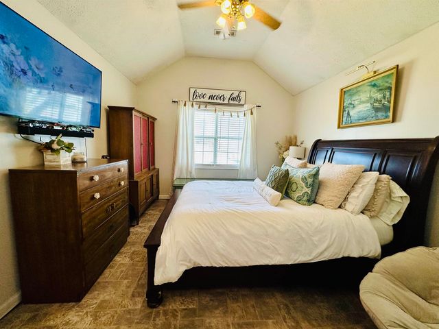 89 ALBERT ROBINSON RD, Selmer, TN 38375