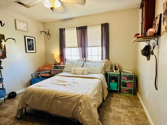 89 ALBERT ROBINSON RD, Selmer, TN 38375