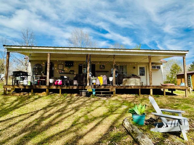89 ALBERT ROBINSON RD, Selmer, TN 38375