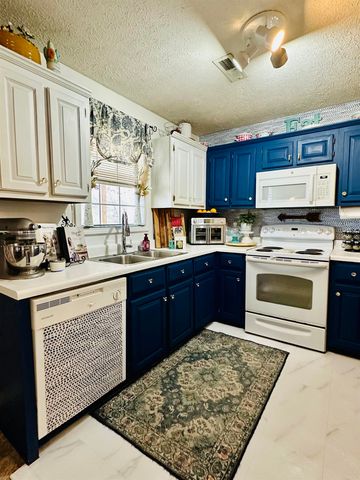 89 ALBERT ROBINSON RD, Selmer, TN 38375
