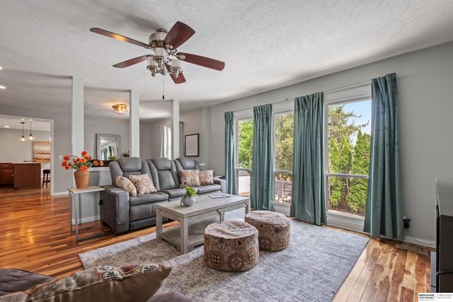 2015 S 165th Street, Omaha, NE 68130