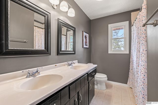 2015 S 165th Street, Omaha, NE 68130
