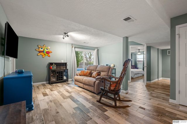 2015 S 165th Street, Omaha, NE 68130