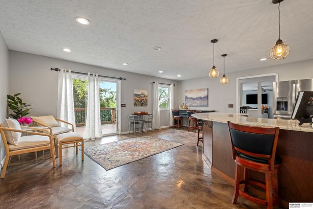2015 S 165th Street, Omaha, NE 68130