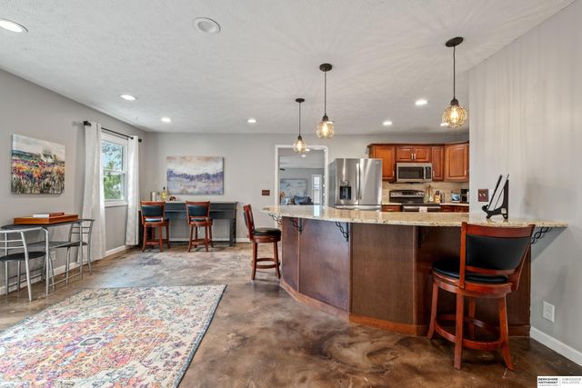 2015 S 165th Street, Omaha, NE 68130