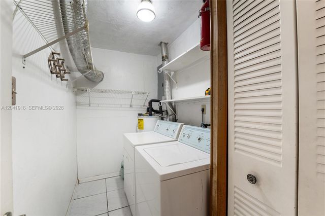 11941 SW 4th Street, Miami, FL 33184