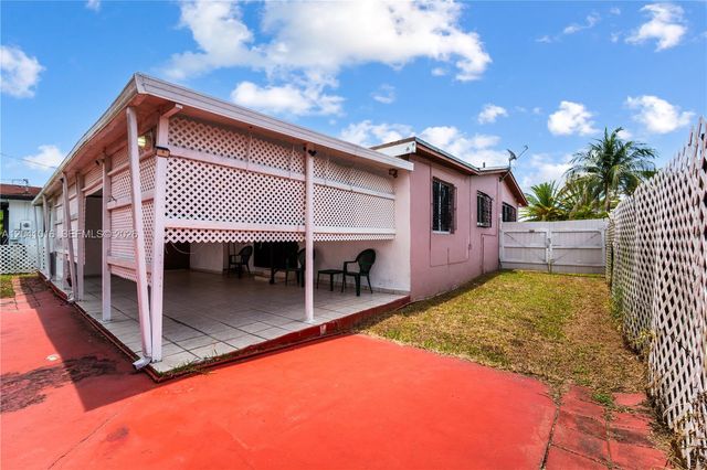 11941 SW 4th Street, Miami, FL 33184