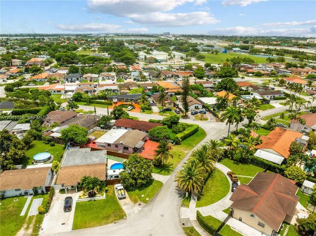 11941 SW 4th Street, Miami, FL 33184