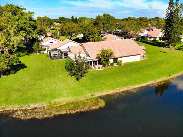 3056 Deer Creek Lake Shore Drive 3056, Deerfield Beach, FL 33442