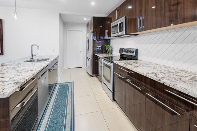 3056 Deer Creek Lake Shore Drive 3056, Deerfield Beach, FL 33442