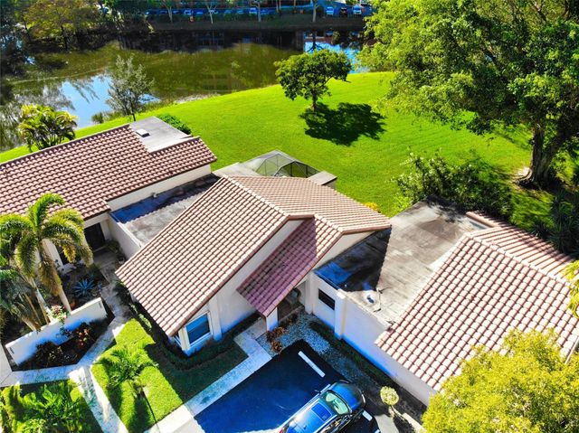 3056 Deer Creek Lake Shore Drive 3056, Deerfield Beach, FL 33442