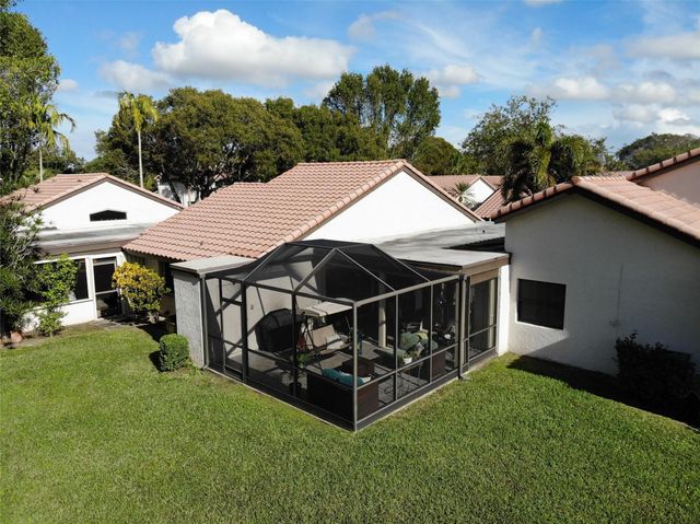 3056 Deer Creek Lake Shore Drive 3056, Deerfield Beach, FL 33442