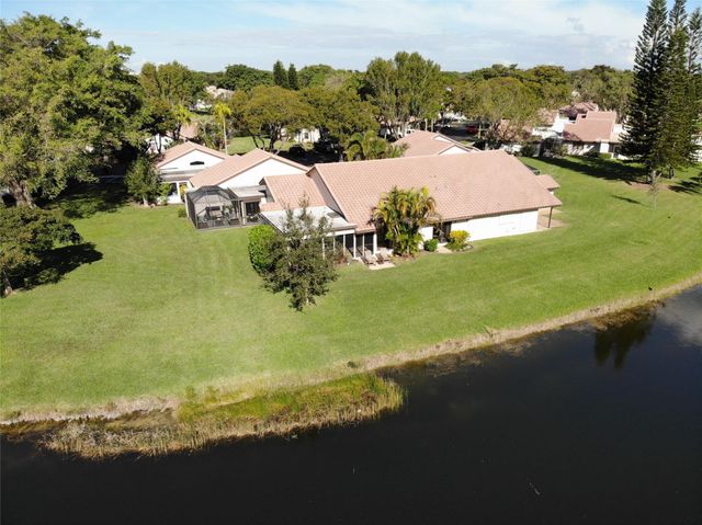 3056 Deer Creek Lake Shore Drive 3056, Deerfield Beach, FL 33442