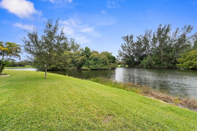 3056 Deer Creek Lake Shore Drive 3056, Deerfield Beach, FL 33442